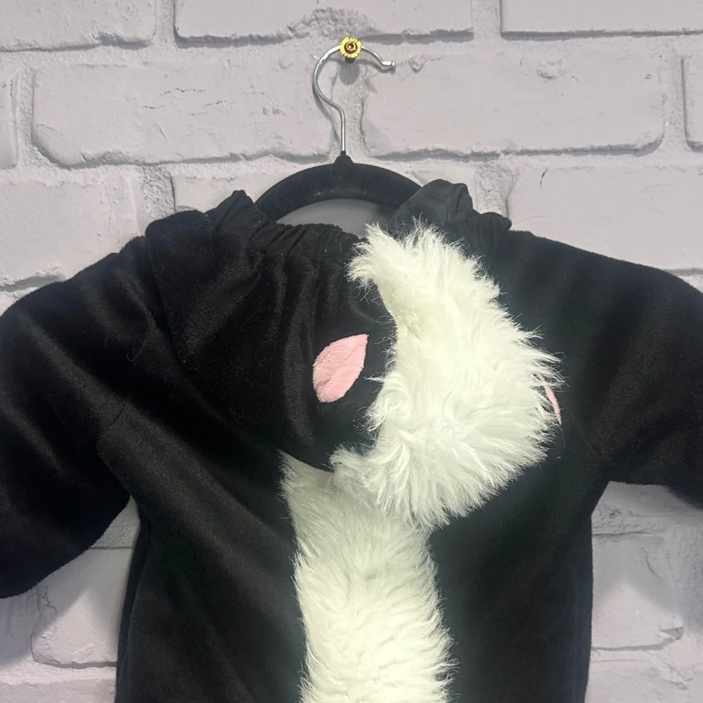 Adorable Costume for Kids Size 6-12 M